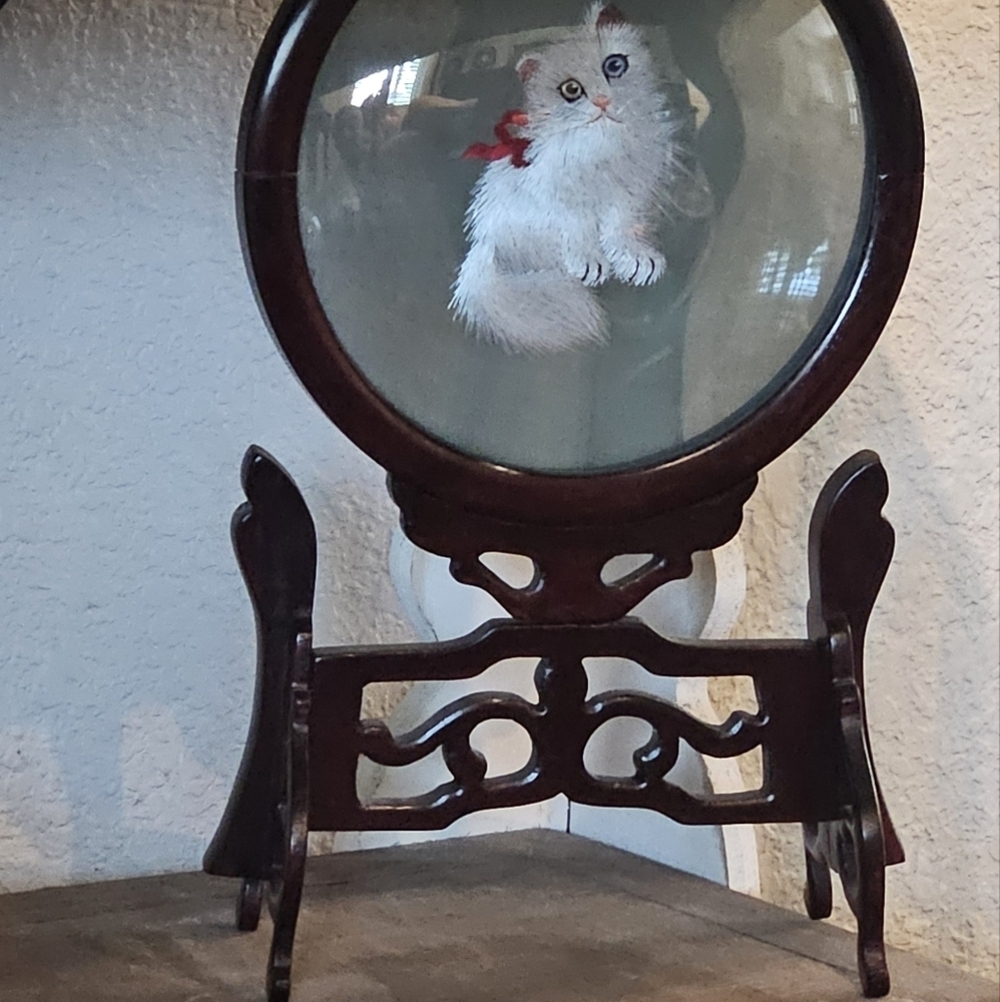 Vintage Chinese Double Sided Silk Thread Cat